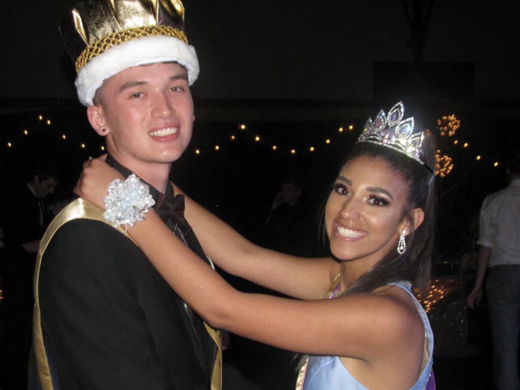 Southern Crowns Prom King And Queen At Midnight Garden Meigs