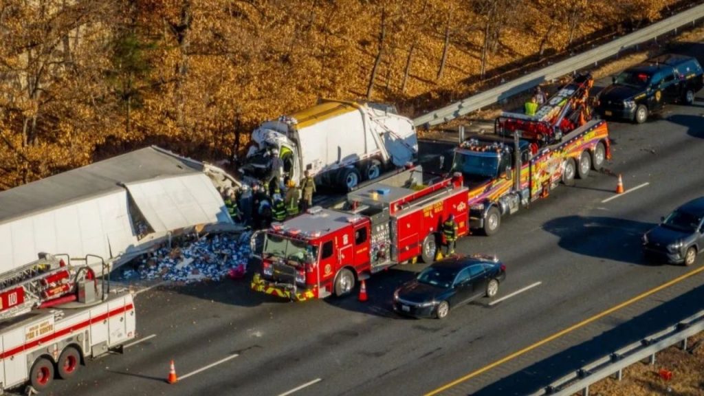 1 person dead after dump truck and tractor-trailer collide on I-95 in ...