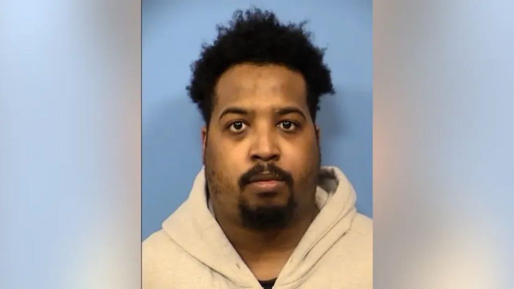 Chicago man sentenced to 18 years in prison for 2021 Oak Brook Mall ...